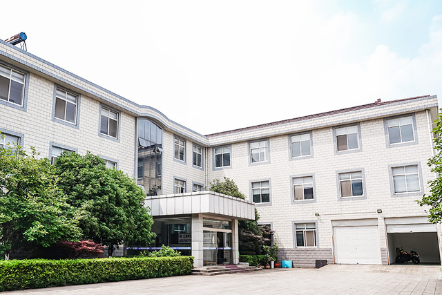 الشركة المصنعة لمحرض IBC ذات سعة كبيرة